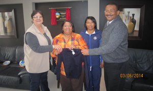  Lions sorg vir warmte